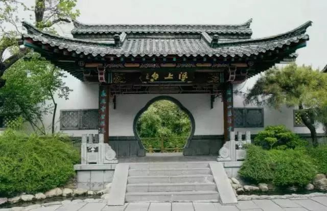 水榭上匾額_水榭什么意思_水榭亭閣的意思