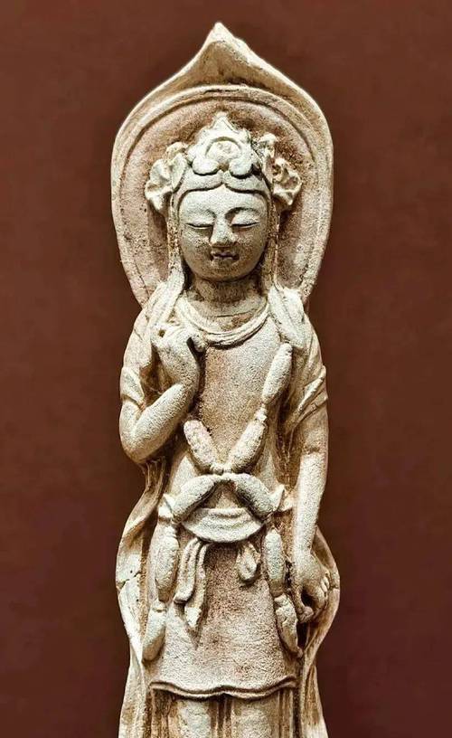 雕塑藝術(shù)的特點(diǎn)_中國(guó)古代雕塑藝術(shù)特點(diǎn)_雕塑藝術(shù)特點(diǎn)不包括
