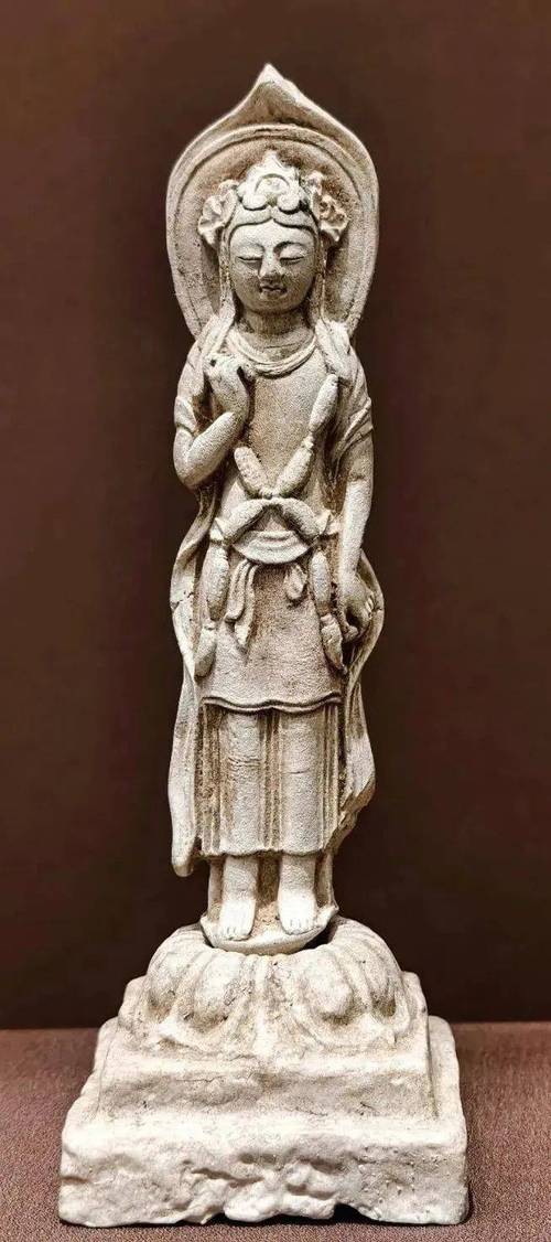 雕塑藝術(shù)的特點(diǎn)_雕塑藝術(shù)特點(diǎn)不包括_中國(guó)古代雕塑藝術(shù)特點(diǎn)
