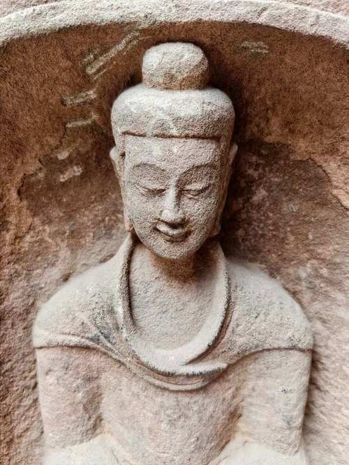 雕塑藝術(shù)的特點(diǎn)_中國(guó)古代雕塑藝術(shù)特點(diǎn)_雕塑藝術(shù)特點(diǎn)不包括