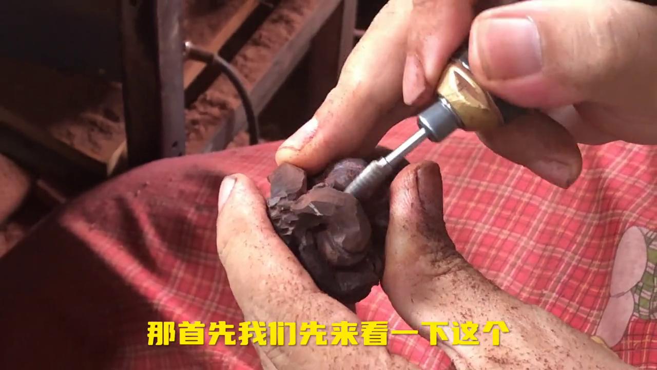 海南黃花梨工藝品制作步驟_什么是好的木雕工藝_海南黃花梨葫蘆雕刻過程