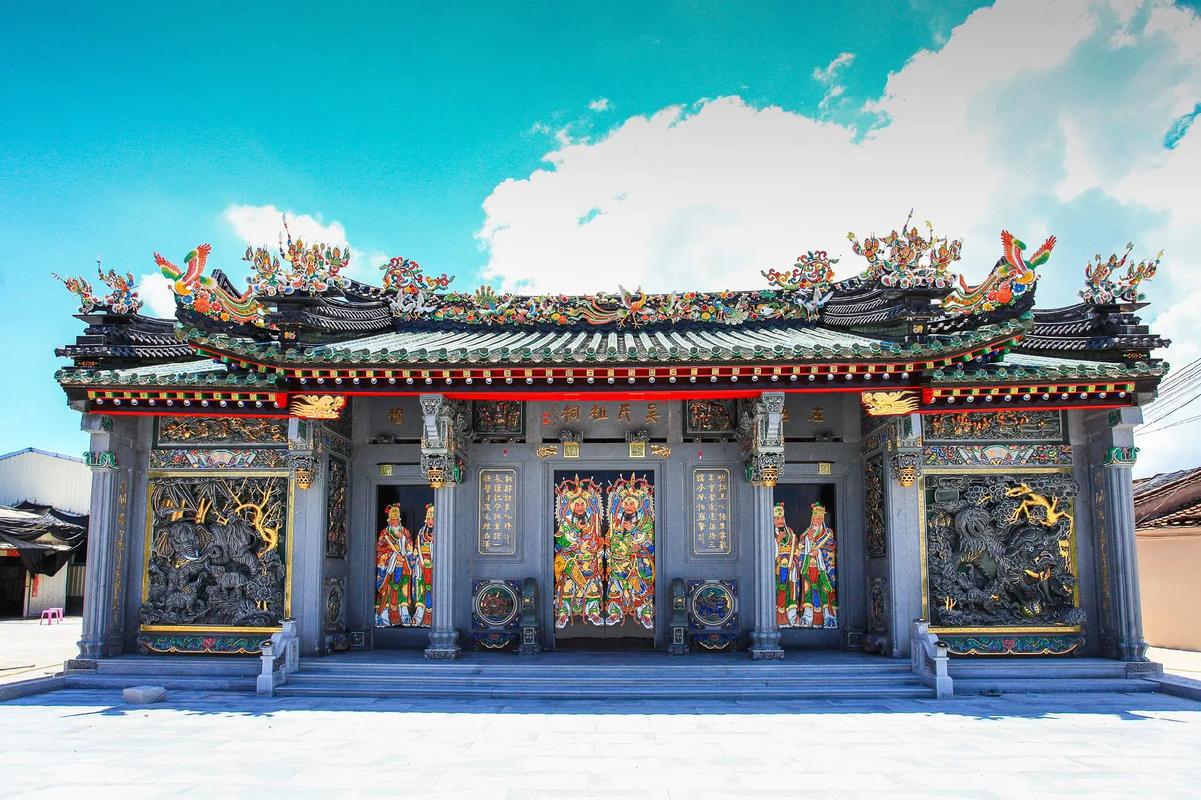 潮汕古建筑結(jié)構(gòu)特點(diǎn)_什么是好的木雕工藝_潮汕建筑裝飾藝術(shù)